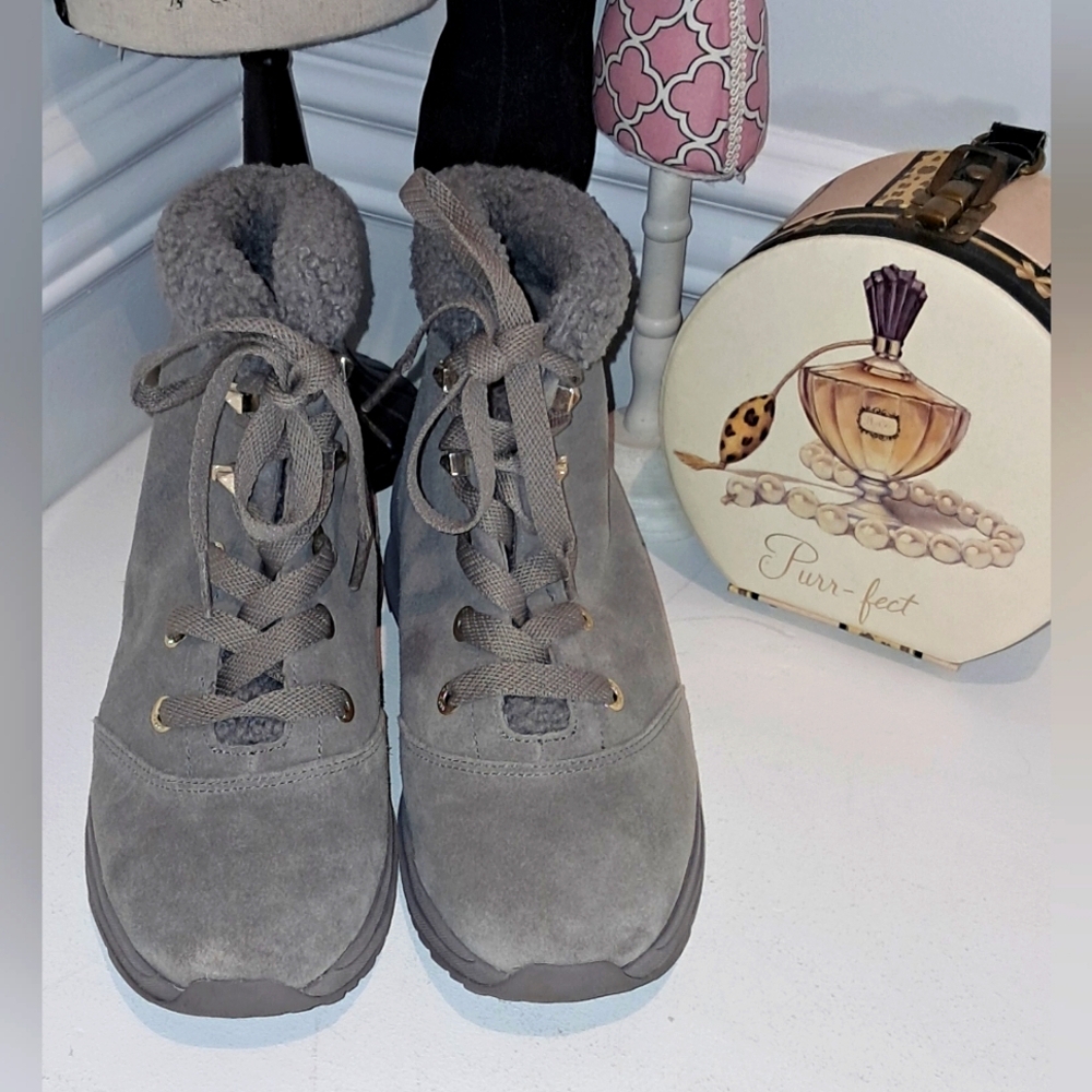Taryn Rose Grey Lace Up Booties Sz 9/9.5M